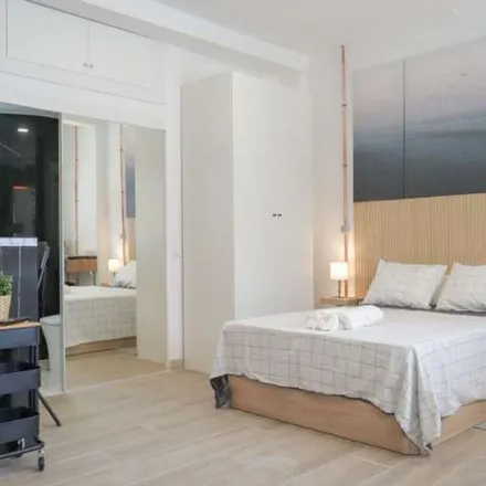 Image 4 - Calle Campillo de Arenas, 28053 Madrid, Spain - Apartment for rent