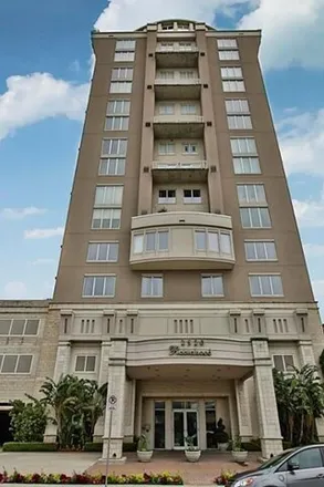 Rent this 2 bed condo on 2542 Robinhood Street in Houston, TX 77005