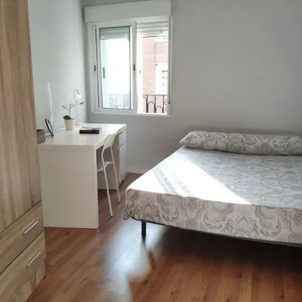Rent this 2 bed room on Calle de Venancio Martín in 1, 28038 Madrid