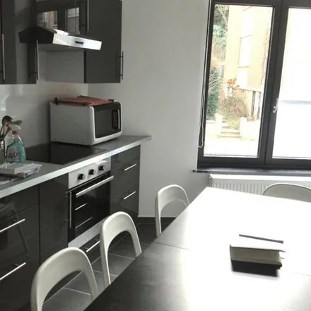 Rent this 3 bed apartment on Koninginnelaan 75 in 8400 Ostend, Belgium