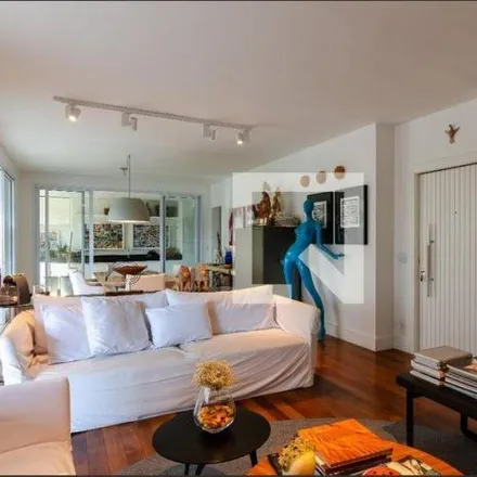 Buy this 4 bed apartment on Rua Conde de Porto Alegre 944 in Campo Belo, São Paulo - SP