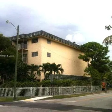 Buy this 1 bed condo on 12290 Northeast 11th Court in Biscayne Park, North Miami