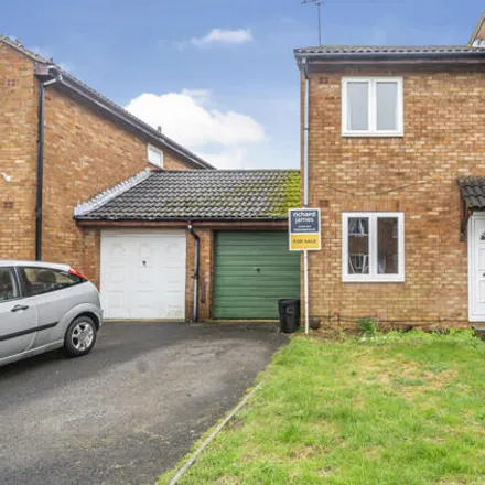 Buy this 3 bed duplex on Pendennis Road in Swindon, SN5 8QG