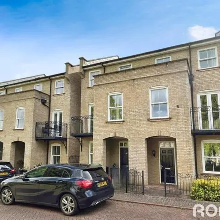 Buy this 3 bed townhouse on Buckland Terrace in Basingstoke and Deane, RG27 0EB