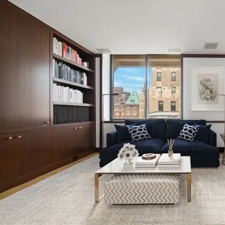 Image 7 - 30 East 76th Street, New York, NY 10021, USA - Condo for sale