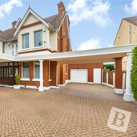 Image 9 - Burntwood Avenue, London, RM11 3JD, United Kingdom - House for sale