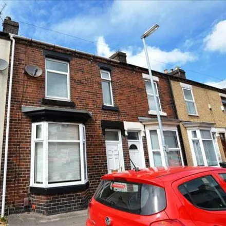 Rent this 2 bed townhouse on Pitgreen Lane in Newcastle-under-Lyme, ST5 0DJ
