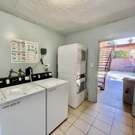 Image 14 - 12425 Harris Ave, Lynwood, CA 90262, USA - Apartment for rent
