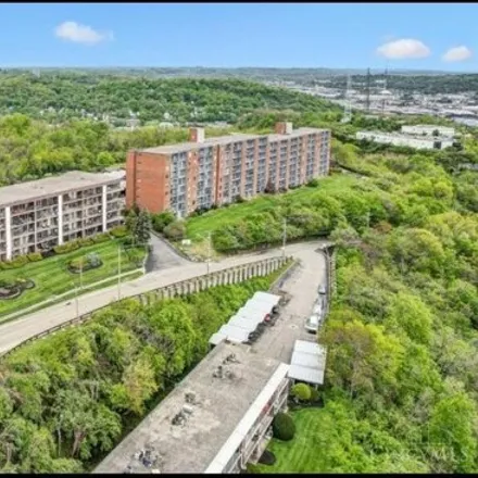 Image 2 - 2699 Lehman Road, Cincinnati, OH 45204, USA - Condo for sale