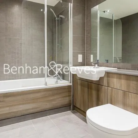 Image 4 - Boulevard Drive, London, NW9 5HF, United Kingdom - Apartment for rent