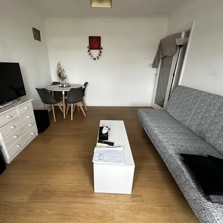 Image 3 - Church Road, London, TW5 0LB, United Kingdom - Apartment for rent