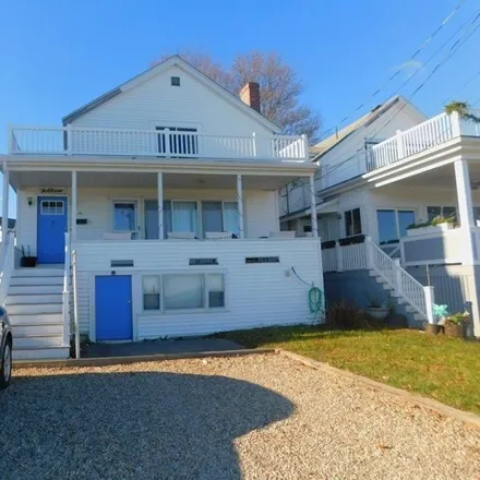 Rent this 4 bed house on 141 Bayside Road in Quincy, MA 02171