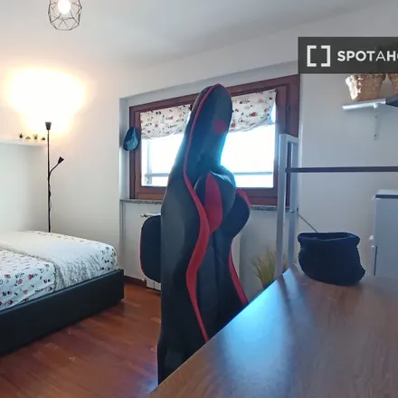 Rent this 5 bed room on PiùMe in Via Carlo Imbonati, 20159 Milan MI