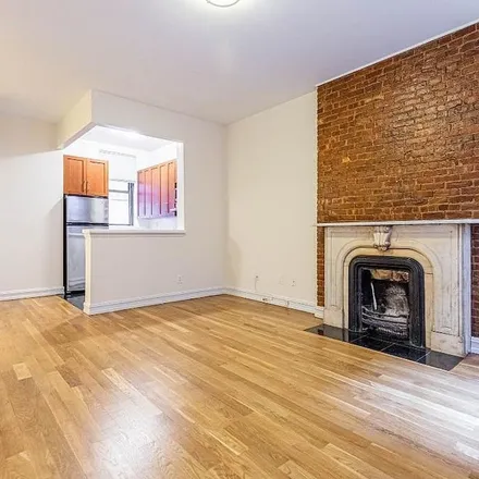 Rent this 3 bed apartment on 140 East 24th Street in New York, NY 10010