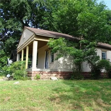 Buy this 2 bed house on 1700 S Q St in Fort Smith, Arkansas