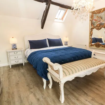 Rent this 2 bed duplex on Llannor in LL53 6YG, United Kingdom
