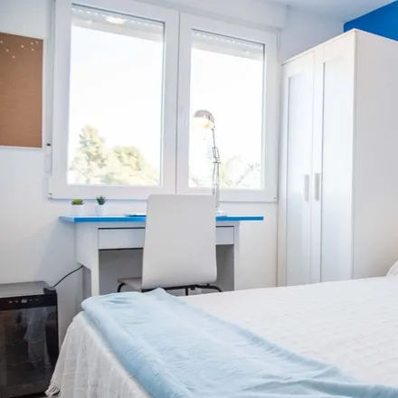 Rent this 5 bed room on C.P San Juan de Ribera in Calle de José Carrau, 3