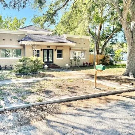 Image 2 - 1117 Freemont Street South, Saint Petersburg, FL 33707, USA - House for rent