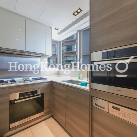 Image 9 - China, Hong Kong, Hong Kong Island, Sai Ying Pun, Hing Hon Road, Tower 1 - Apartment for rent