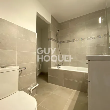 Rent this 2 bed apartment on 2 Rue de la Chamoiserie in 94250 Gentilly, France