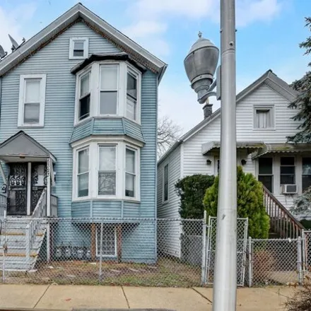 Buy this 8 bed house on 5323 South Emerald Avenue in Chicago, IL 60609