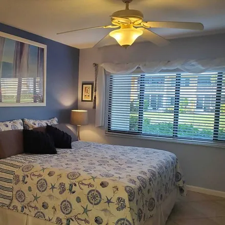 Rent this 1 bed condo on Fort Pierce