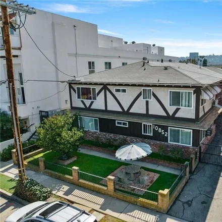 Buy this 1studio house on 10888 Blix Street in Los Angeles, CA 91602
