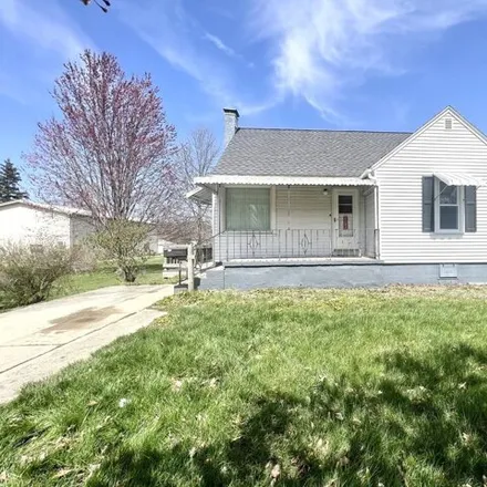 Buy this 3 bed house on 873 East Center Street in Paxton, IL 60957