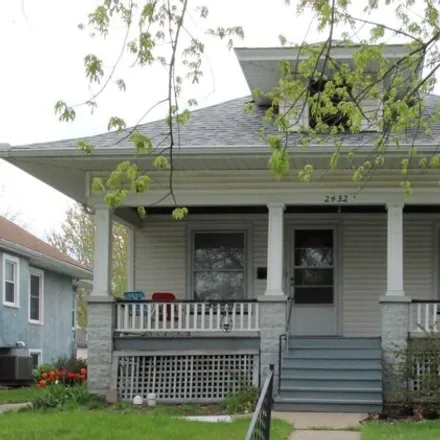 Buy this 2 bed house on 2528 Tremont Avenue in Davenport, IA 52803
