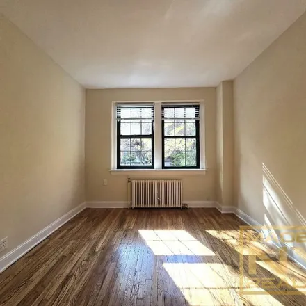 Image 4 - 51-01 39th Avenue, New York, NY 11104, USA - Apartment for rent