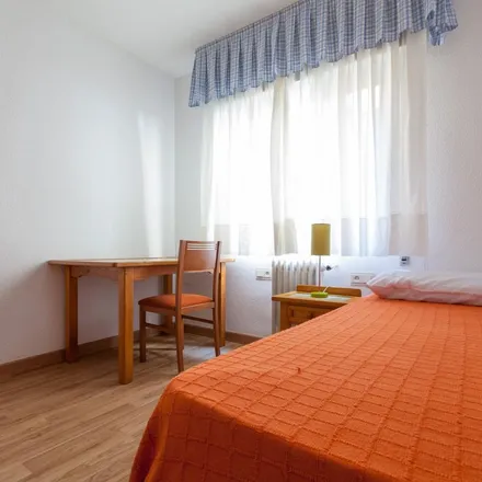 Rent this 4 bed apartment on Calle Alhamar in 33, 18005 Granada