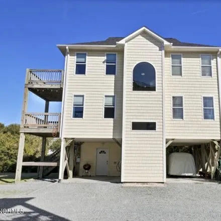 Image 1 - 698 Captain Bob's Lane, Topsail Beach, Pender County, NC 28445, USA - House for sale