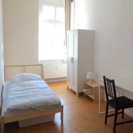 Rent this 6 bed room on Hallandstraße 1 in 13189 Berlin, Germany