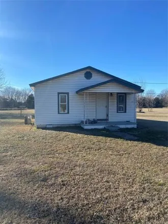 Buy this 2 bed house on 475 North Main Street in Wagoner, OK 74467