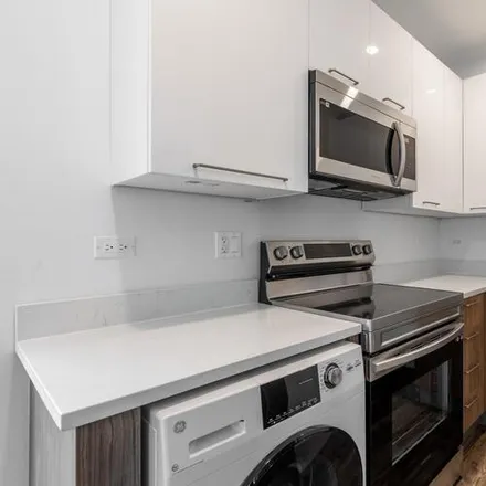 Rent this 1 bed apartment on 941 West Carmen Avenue