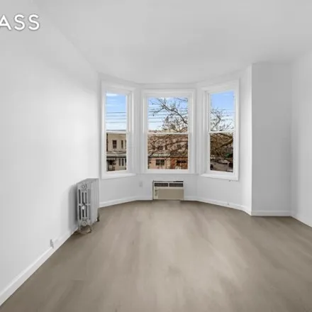 Image 6 - 8020 10th Avenue, New York, NY 11228, USA - House for rent