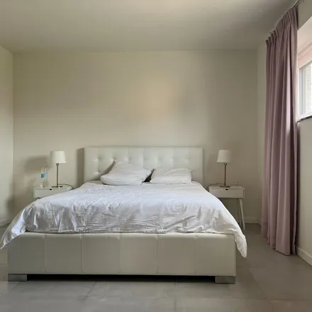 Rent this 3 bed apartment on Alex Jenkinsstraat 9 in 3560 Lummen, Belgium