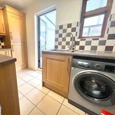 Image 4 - 51 Alfred's Gardens, London, IG11 7XW, United Kingdom - House for rent
