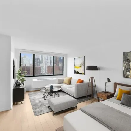 Rent this studio house on 55 West End Avenue in New York, NY 10069