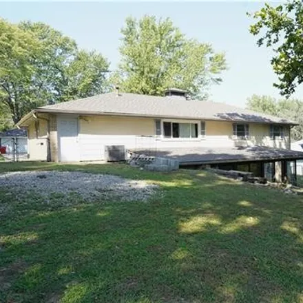 Image 3 - 1713 North Howard Drive, Independence, MO 64050, USA - House for sale