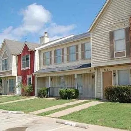 Rent this 2 bed townhouse on 9425 Olde Towne Row in Dallas, TX 75227