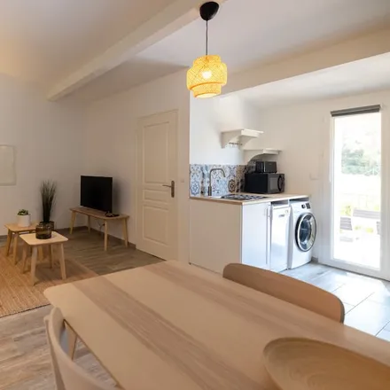 Rent this 2 bed apartment on Île-de-France in Chemin de la Carraire, 83220 Le Pradet