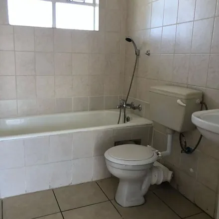 Image 4 - Leicester Road, Oriel, Gauteng, 2026, South Africa - Apartment for rent