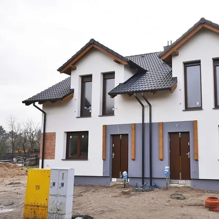 Buy this 6 bed house on Poznańska 20 in 62-051 Łęczyca, Poland