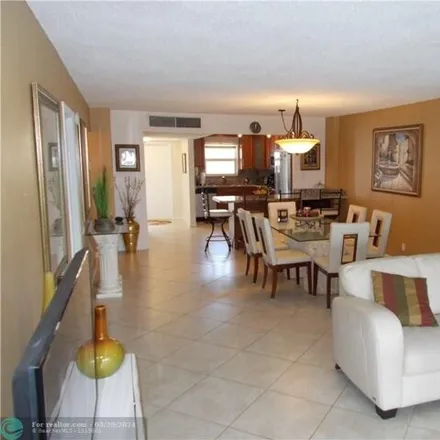 Image 9 - 323 North Riverside Drive, Harbor Village, Pompano Beach, FL 33062, USA - Condo for rent