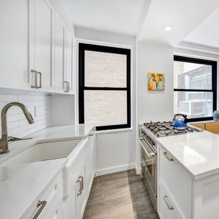 Image 7 - 240 East 79th Street, New York, NY 10075, USA - Apartment for sale