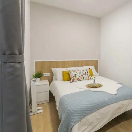 Rent this 8 bed room on Madrid in Dantxari, Calle de Ventura Rodríguez