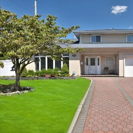 Buy this 5 bed house on 2431 Cliff Lane in North Bellmore, NY 11710