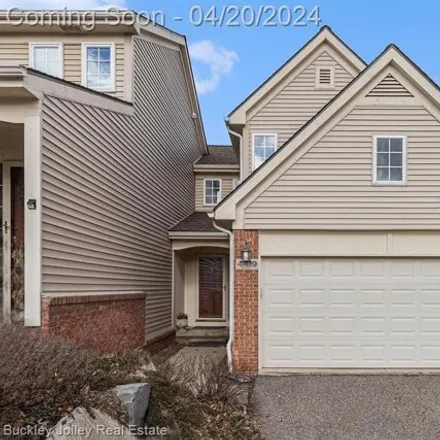 Buy this 3 bed condo on Willow View Court in Genoa Charter Township, MI 48843