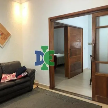 Buy this 2 bed house on Avenida Estados Unidos in Jardim Marister, Jacareí - SP